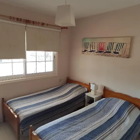 Girasol Beach Apartment 200M From Yanathes Beach