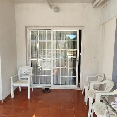 Апартаменты Girasol Beach Apartment 200M From Yanathes Beach Ларнака