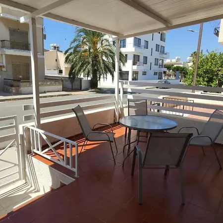 Girasol Beach Apartment 200M From Yanathes Beach * Ларнака