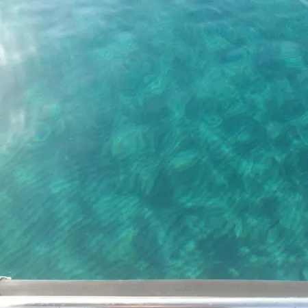 Girasol Beach Apartment 200M From Yanathes Beach Apartment
