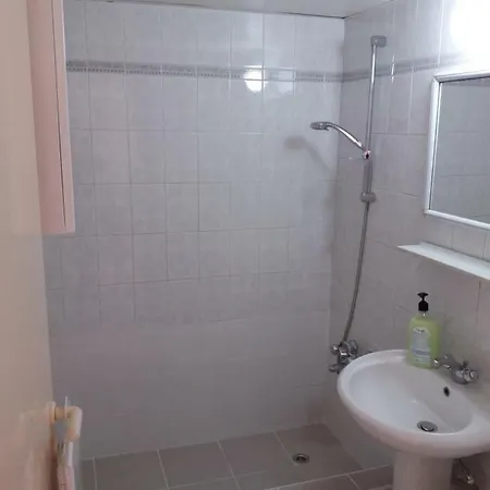 Girasol Beach Apartment 200M From Yanathes Beach