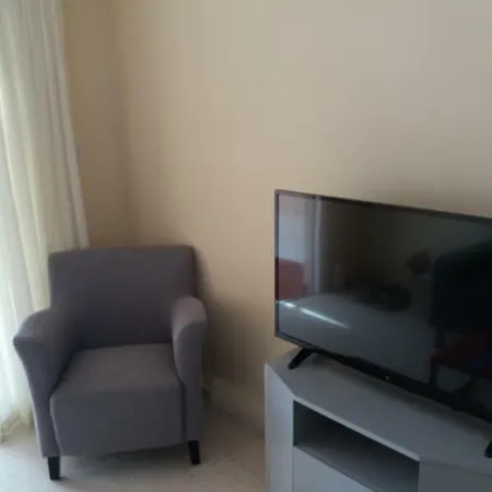 Girasol Beach Apartment 200M From Yanathes Beach