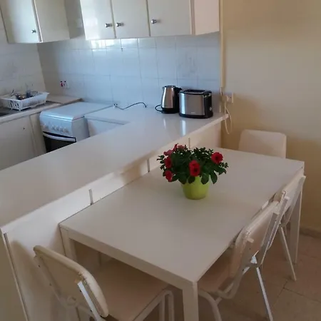 Girasol Beach Apartment 200M From Yanathes Beach Апартаменты *