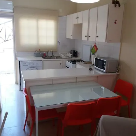 Apartment Girasol Beach Apartment 200M From Yanathes Beach Larnaca